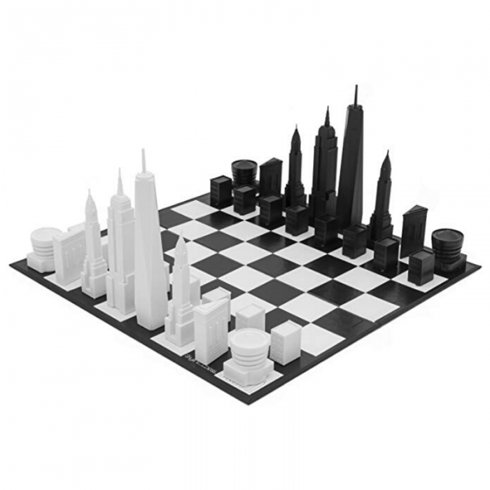 Skyline The New York Chess Set